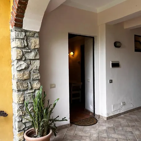 Casa Clara Gartenwohnung Nahe Maggiore Lejlighed *