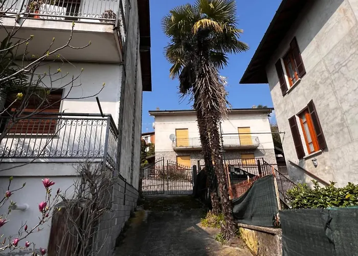 Casa Clara Gartenwohnung Nahe Maggiore Besozzo