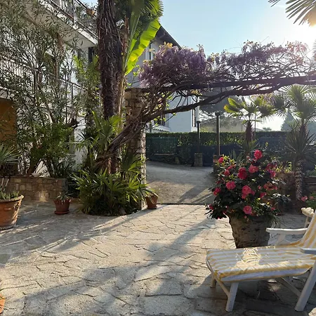 Lägenhet Casa Clara Gartenwohnung Nahe Maggiore *